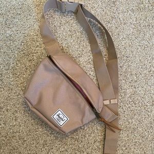 Hershel “Fifteen” hip pack